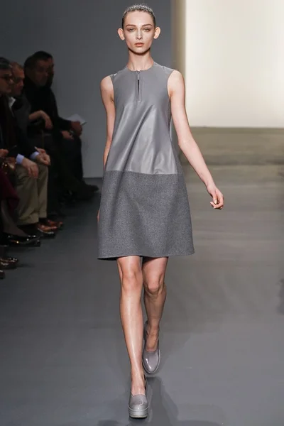 Look 10